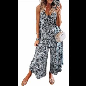 Women’s medium loose wide leg jumpsuit- leopard